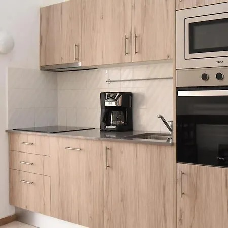 50-iv Ducat Apartment *