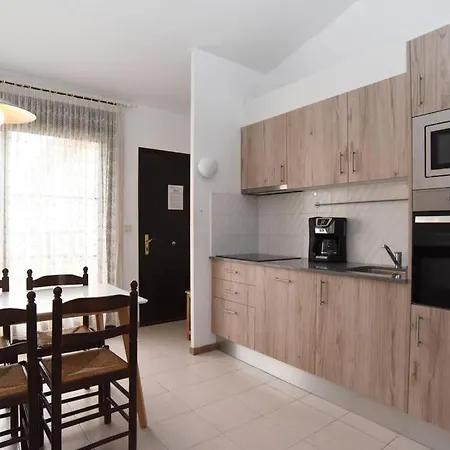 50-iv Ducat Apartment *